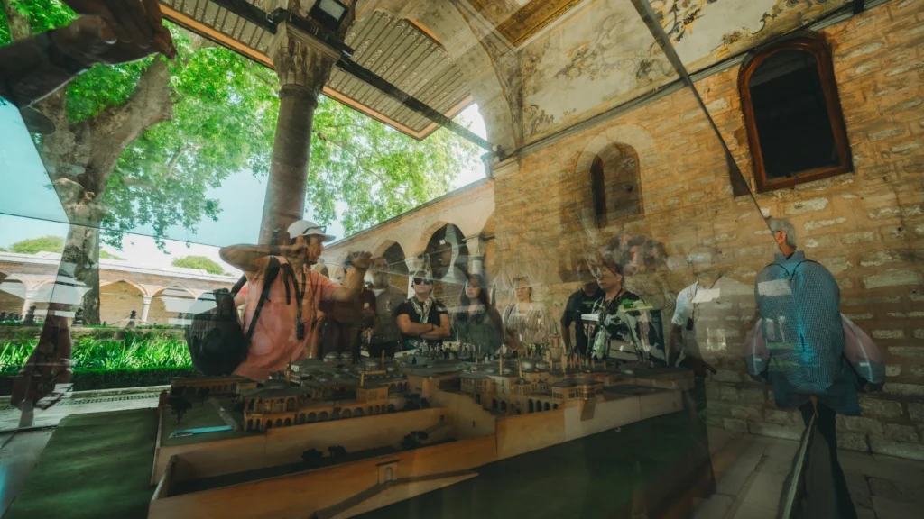 Topkapi Palace Small Group Tour with Tour Guide explaining Ottoman history